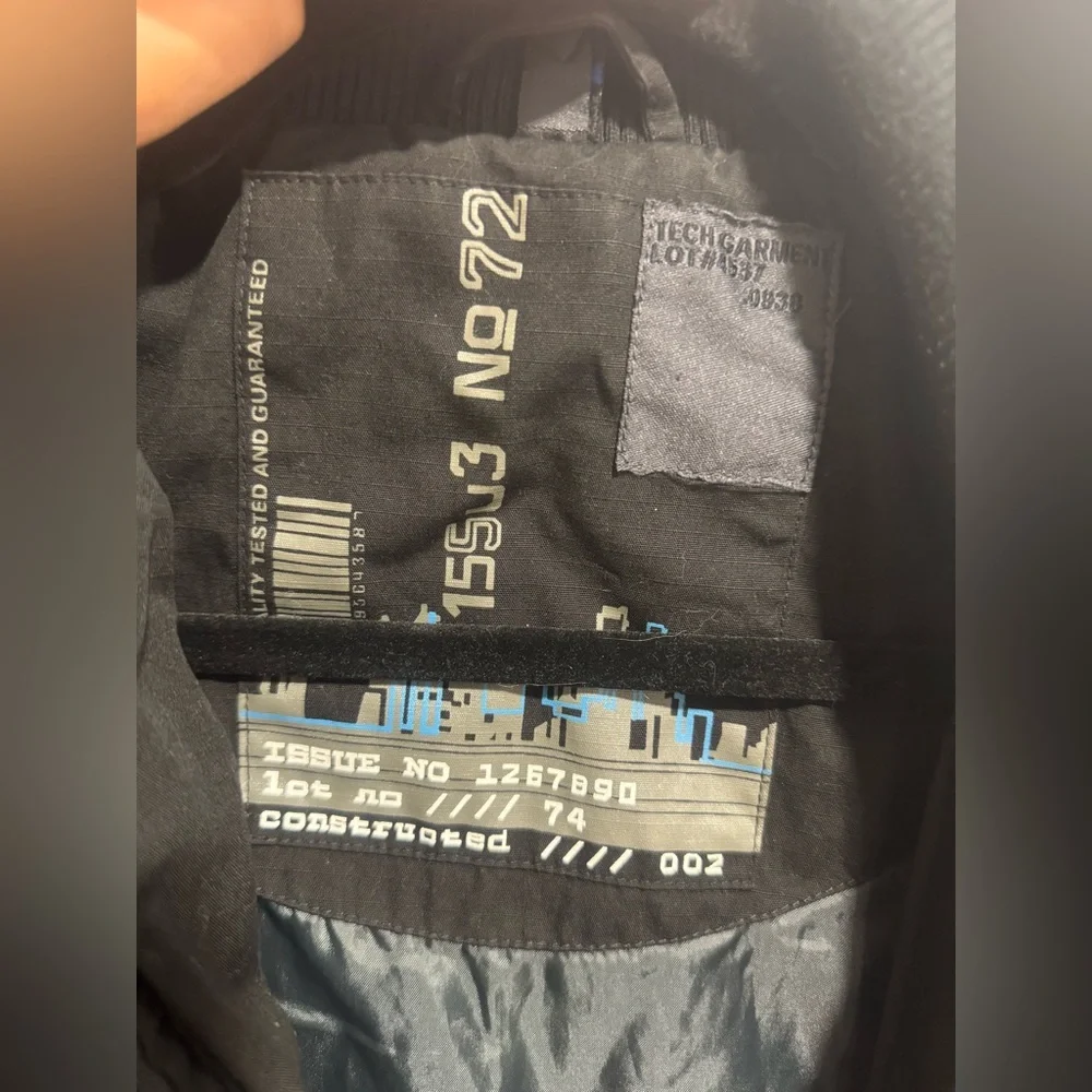black jacket - Picture 3 of 15